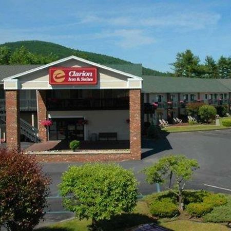 Clarion Inn & Suites At The Outlets Of Lake George Exterior foto